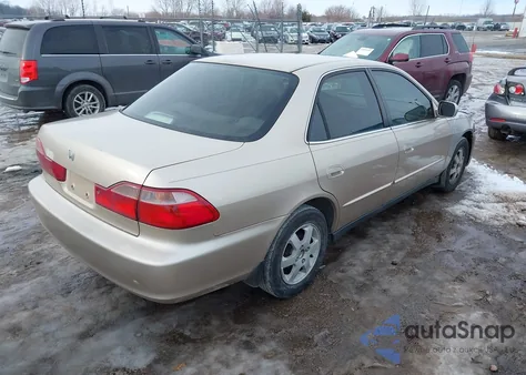 2000 Honda Accord 2.3 Se z USA, uszkodzony, nr VIN 1HGCG5672YA138947